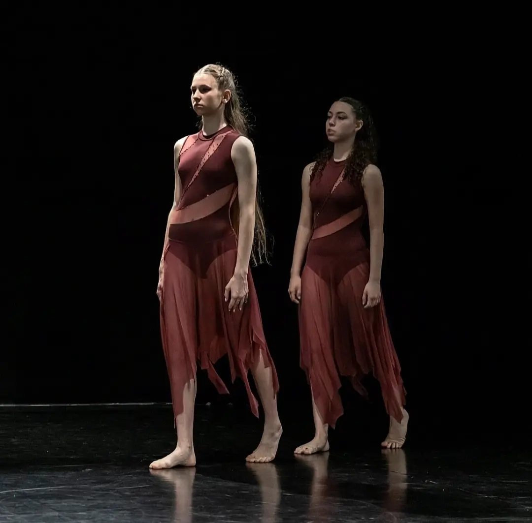 דואט מחול עכשווי — עמידה