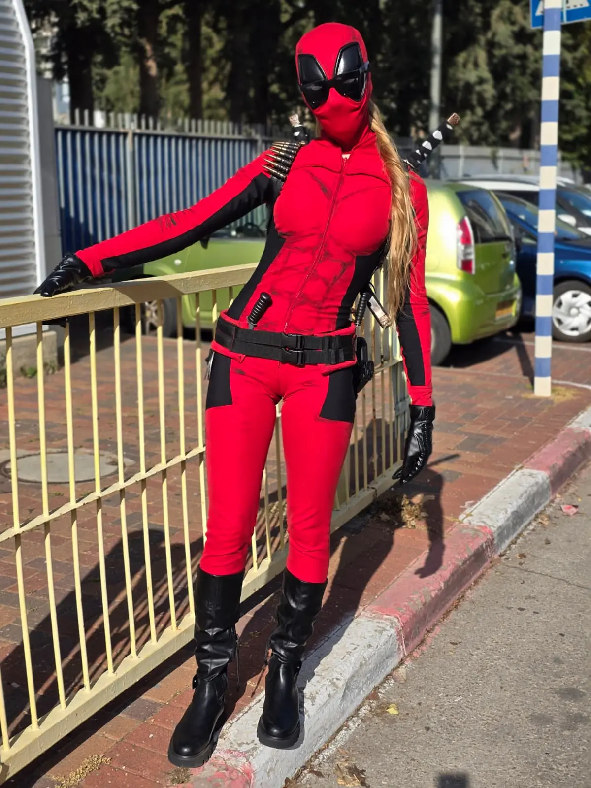 קוספליי דדפול — מבט קדמי